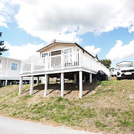 Sea Breeze Cabin Poole Exterior photo